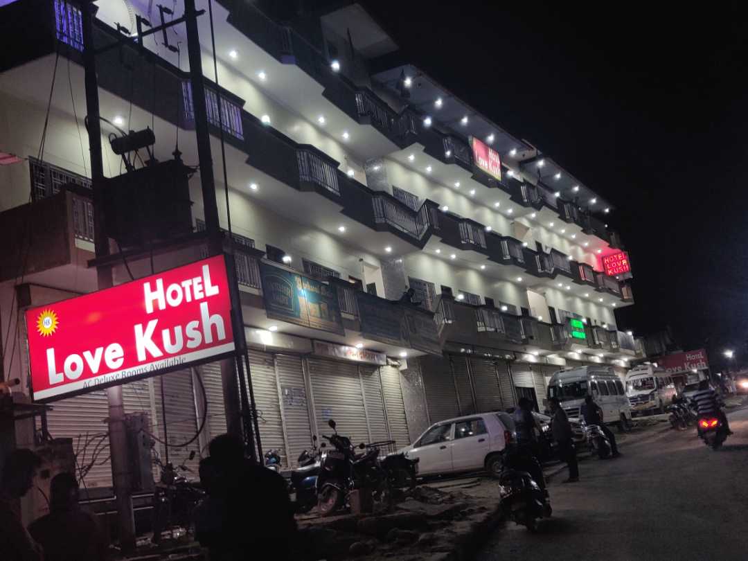 HOTEL LOV KUSH